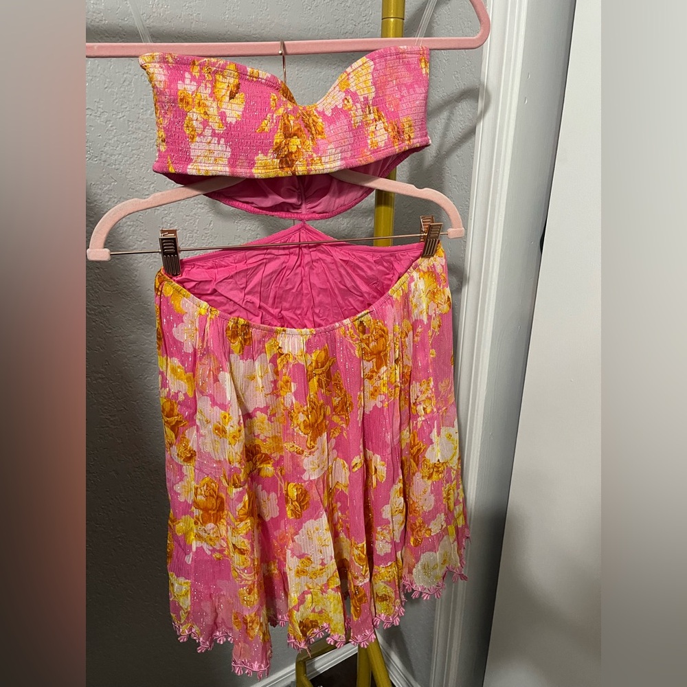 HEMANT & NANDITA Pink Floral Strapless Mini Dress - Picture 4 of 7